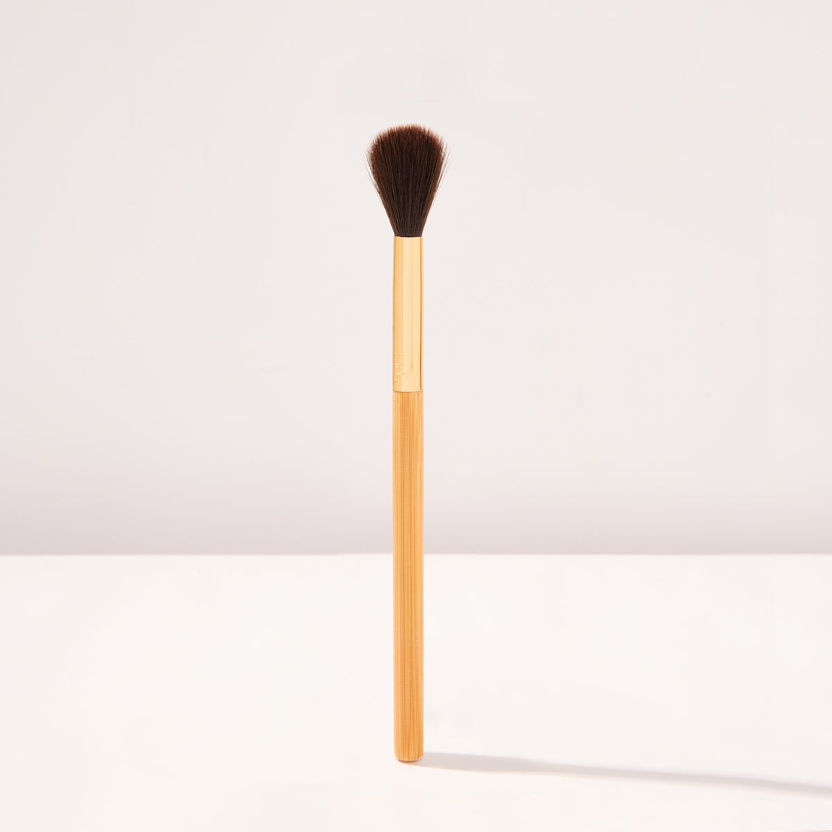 tapered highlighting brush