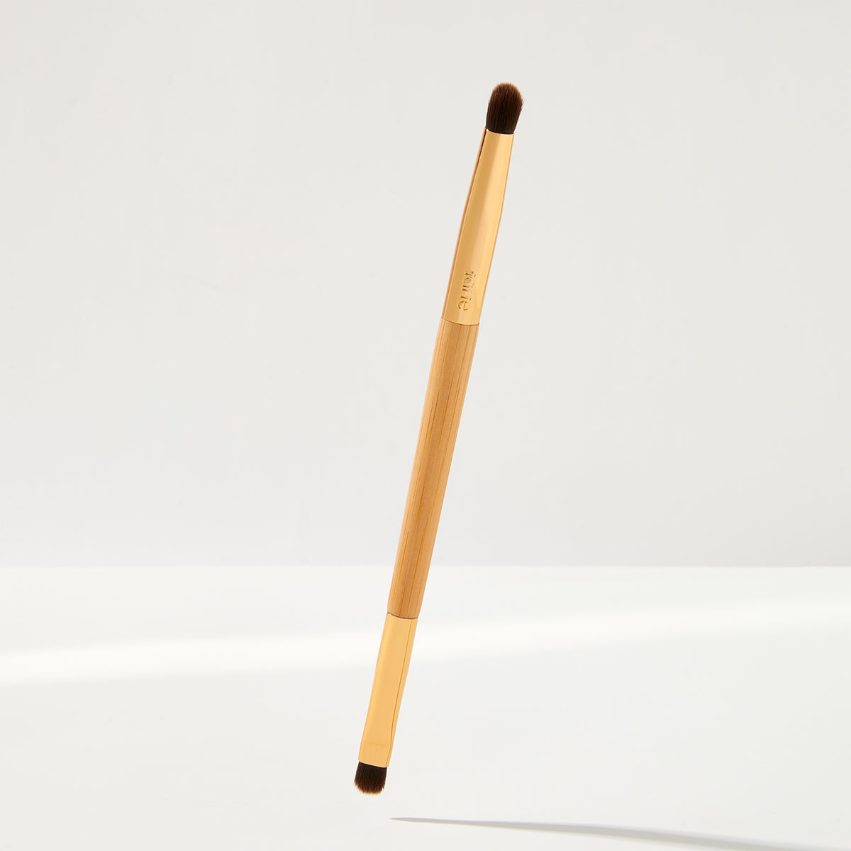 double-ended pencil crease & liner brush