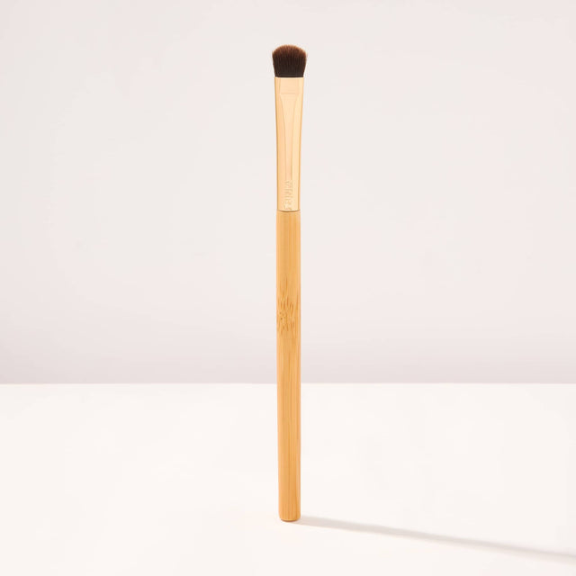 flat shader eyeshadow brush