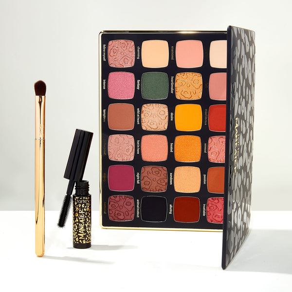 maneater™ after dark eyeshadow palette 3 piece set