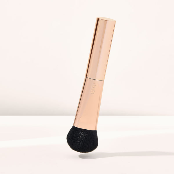 maneater™ silk stick brush