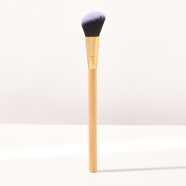 angled light coverage concealer brush