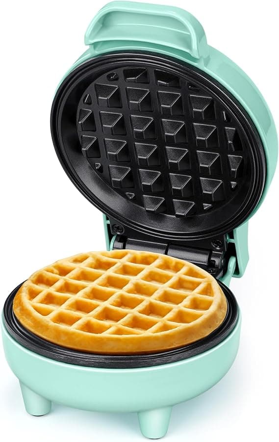 SNAILAR Mini Waffle Maker Belgian Waffle Maker Small Classic Waffle Maker for Children's Birthdays, Family Parties, Easter or Christmas, Cute and Compact Design, 550 Watts, Green